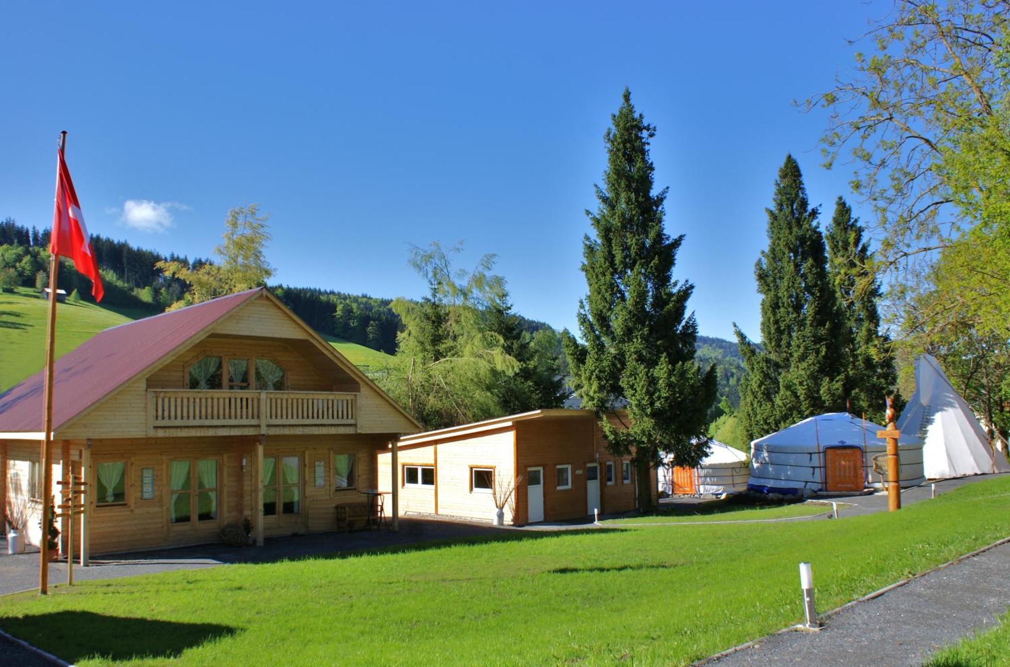 Villa Donkey Chalet Degersheim エクステリア 写真